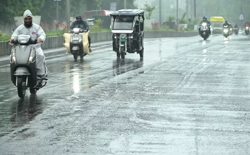 करवा चौथ पर बारिश और ठंड का असर, एमपी में मौसम लेगा करवट करवा चौथ पर बारिश और ठंड का असर, एमपी में मौसम लेगा करवट