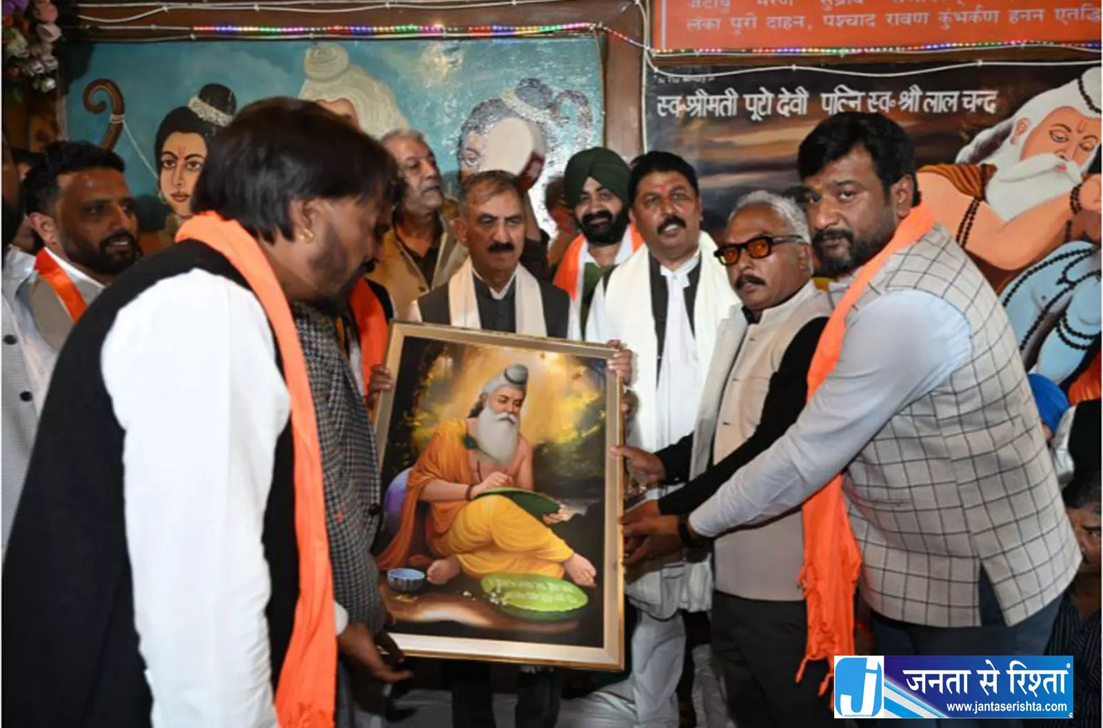 वाल्मीकि जयंती पर CM सुक्खू ने मंदिर में टेका माथा वाल्मीकि जयंती पर CM सुक्खू ने मंदिर में टेका माथा