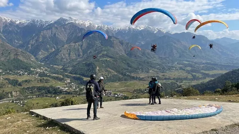 बीड़-बिलिंग में 28 अक्टूबर तक सोलो पैराग्लाइडिंग पर रोक बीड़-बिलिंग में 28 अक्टूबर तक सोलो पैराग्लाइडिंग पर रोक