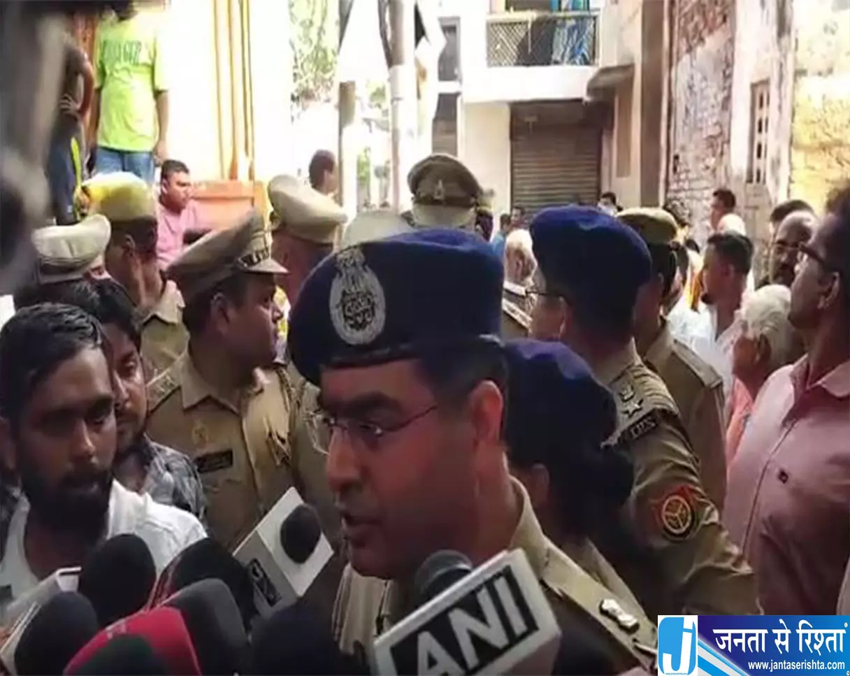 लखनऊ में ट्रिपल मर्डर से सनसनी, गोलीबारी में 3 की मौत लखनऊ में ट्रिपल मर्डर से सनसनी, गोलीबारी में 3 की मौत