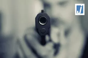 ताबड़तोड़ गोलीबारी से दहशत! बोरा सर्विस इलाके में 4 लोगों की मौत की खबर ताबड़तोड़ गोलीबारी से दहशत! बोरा सर्विस इलाके में 4 लोगों की मौत की खबर