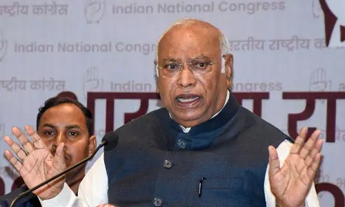 वोट बचाओ, देश बचाओ रैली का ऐलान, खड़गे ने किया आह्वान वोट बचाओ, देश बचाओ रैली का ऐलान, खड़गे ने किया आह्वान