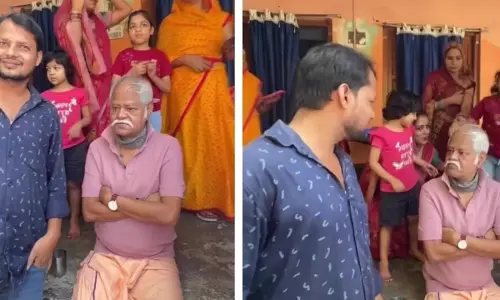 नेशनल अवॉर्ड जीतकर गांव पहुंचे संजय मिश्रा, लुंगी-टीशर्ट में दिखा देसी अंदाज नेशनल अवॉर्ड जीतकर गांव पहुंचे संजय मिश्रा, लुंगी-टीशर्ट में दिखा देसी अंदाज