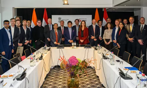 भारत में निवेश और चिप निर्माण के बड़े अवसर, डच कंपनियों को पीयूष गोयल ने दिया न्योता भारत में निवेश और चिप निर्माण के बड़े अवसर, डच कंपनियों को पीयूष गोयल ने दिया न्योता