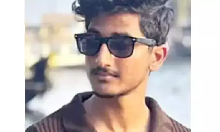 हैदराबाद: हाईवे पर गिरी हुई टोपी उठाते समय बी.टेक छात्र की मौत