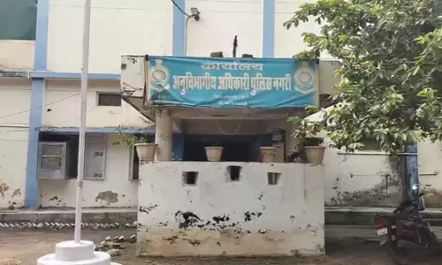 रिश्तों का कत्ल! मोबाइल चलाने पर टोका, विवाद बढ़ा तो छोटे भाई की चली गई जान
