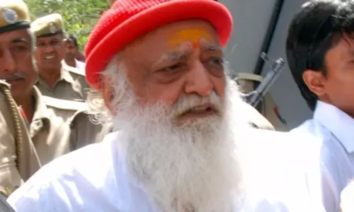 सुप्रीम कोर्ट ने उम्रकैद की सजा काट रहे आसाराम की पेरोल बढ़ाने से किया इनकार