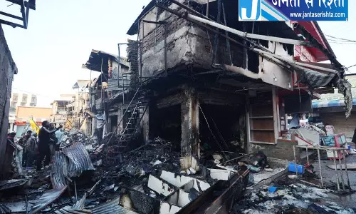 जम्मू रेलवे स्टेशन के नजदीक आग से भारी नुकसान, 30 दुकानें हुईं तबाह