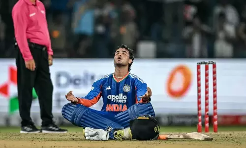 IND vs NZ 3rd T20: अभिषेक शर्मा का तूफान, महज 35 गेंदों में जड़ा शतक, भारत 165 रन के पार IND vs NZ 3rd T20: अभिषेक शर्मा का तूफान, महज 35 गेंदों में जड़ा शतक, भारत 165 रन के पार
