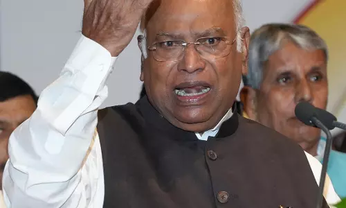 Vote चोरी के खिलाफ कांग्रेस ने तेज किए तेवर Vote चोरी के खिलाफ कांग्रेस ने तेज किए तेवर