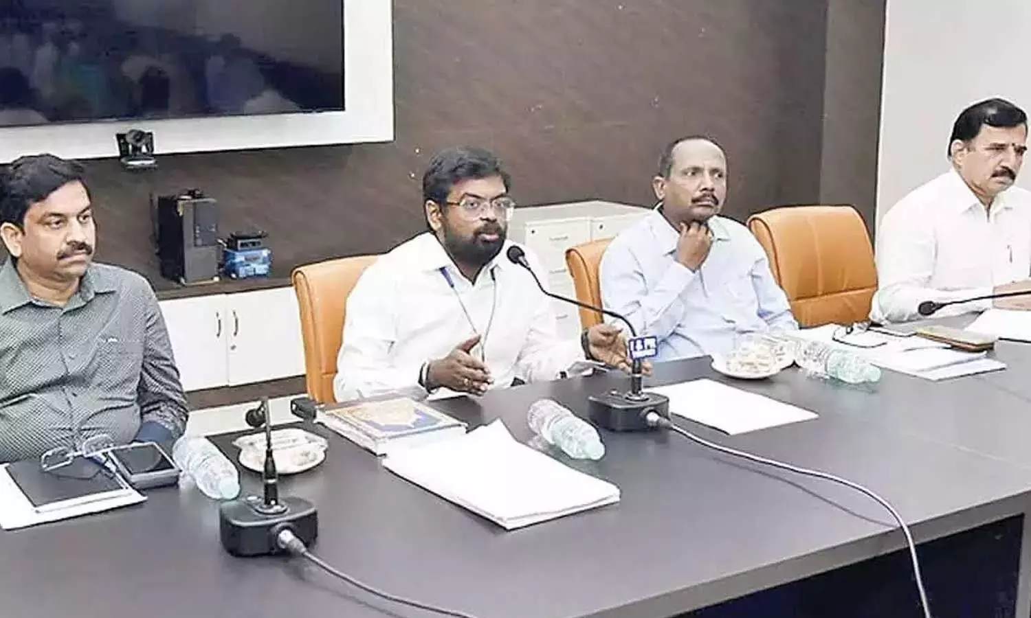 Andhra: कृष्णा जिले में 273 राहत केंद्र तैयार Andhra: कृष्णा जिले में 273 राहत केंद्र तैयार