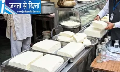 चालक के अभाव में ठप पड़ी फूड सेफ्टी वैन, मिलावट की जांच प्रभावित चालक के अभाव में ठप पड़ी फूड सेफ्टी वैन, मिलावट की जांच प्रभावित