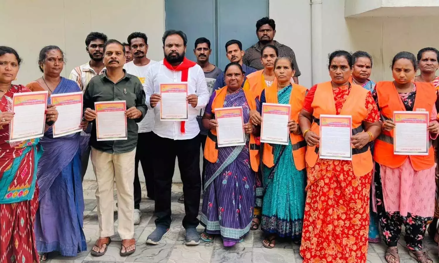 Andhra: श्रमिकों के अधिकारों की रक्षा के लिए एकजुट लड़ाई का आह्वान Andhra: श्रमिकों के अधिकारों की रक्षा के लिए एकजुट लड़ाई का आह्वान