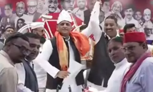 धर्मेंद्र कश्यप सपा में शामिल, अखिलेश यादव बोले- चुनाव की तारीख घोषित होते ही हार जाएगी भाजपा धर्मेंद्र कश्यप सपा में शामिल, अखिलेश यादव बोले- चुनाव की तारीख घोषित होते ही हार जाएगी भाजपा