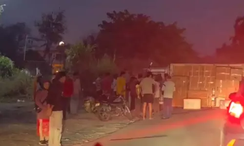 लाहलड़ी में टिप्पर और स्कूटी की टक्कर, एक की मौत लाहलड़ी में टिप्पर और स्कूटी की टक्कर, एक की मौत