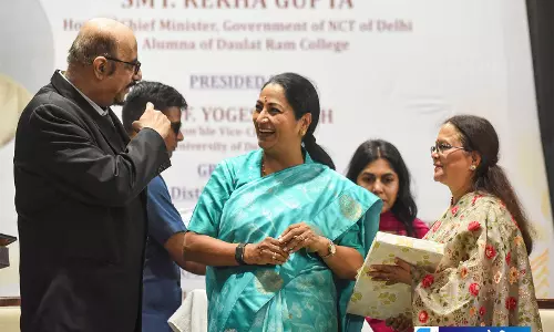 Delhi: की बेटियों के लिए बड़ा कदम, CM रेखा गुप्ता ने कॉलेज में खोले तरक्की के नए रास्ते Delhi: की बेटियों के लिए बड़ा कदम, CM रेखा गुप्ता ने कॉलेज में खोले तरक्की के नए रास्ते