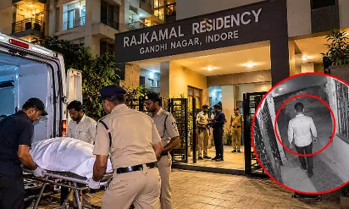 इंदौर में बिजली विभाग के लाइनमैन की संदिग्ध मौत, फ्लैट में मिला शव इंदौर में बिजली विभाग के लाइनमैन की संदिग्ध मौत, फ्लैट में मिला शव