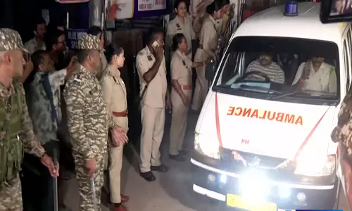 Hotel में अचानक बरसने लगीं गोलियां, गुवाहाटी में 5 लोगों की मौत से हड़कंप Hotel में अचानक बरसने लगीं गोलियां, गुवाहाटी में 5 लोगों की मौत से हड़कंप