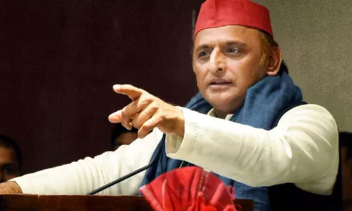 2027 चुनाव से पहले यूपी में सियासी हलचल तेज 2027 चुनाव से पहले यूपी में सियासी हलचल तेज