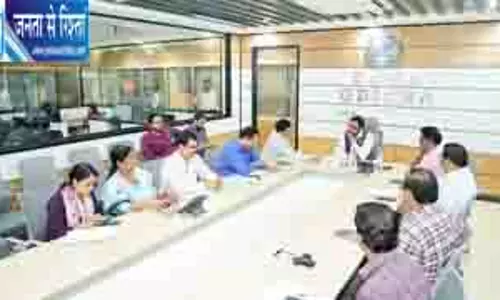 चक्रवात अर्णव को लेकर अलर्ट, 8 जिलों में बचाव अभियान चक्रवात अर्णव को लेकर अलर्ट, 8 जिलों में बचाव अभियान