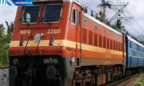 चक्रवात अर्णब को लेकर रेलवे का बड़ा फैसला, 21 ट्रेनें रद्द चक्रवात अर्णब को लेकर रेलवे का बड़ा फैसला, 21 ट्रेनें रद्द