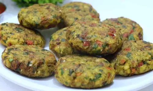 पोहा-पालक से बनाएं स्वादिष्ट नाश्ता, कम तेल में होगा तैयार पोहा-पालक से बनाएं स्वादिष्ट नाश्ता, कम तेल में होगा तैयार