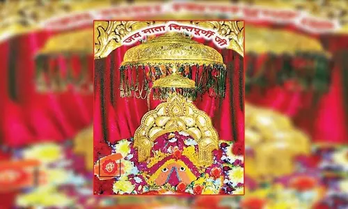 200 करोड़ से बदलेगी मां चिंतपूर्णी के दरबार की तस्वीर 200 करोड़ से बदलेगी मां चिंतपूर्णी के दरबार की तस्वीर