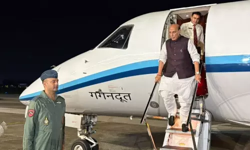 BREAKING: फिलीपींस पहुंचे रक्षा मंत्री राजनाथ सिंह