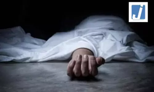 बंगाल: शांतिपुर में महिला की मौत, आत्महत्या का संदेह बंगाल: शांतिपुर में महिला की मौत, आत्महत्या का संदेह