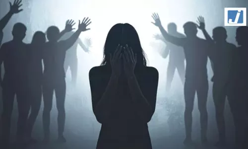 हुगली में नाबालिग से दुष्कर्म, यातना का वीडियो भेज परिवार से मांगी फिरौती हुगली में नाबालिग से दुष्कर्म, यातना का वीडियो भेज परिवार से मांगी फिरौती