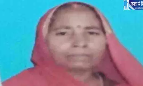 चंदौली में मिट्टी का टीला ढहा, महिला की मौत चंदौली में मिट्टी का टीला ढहा, महिला की मौत