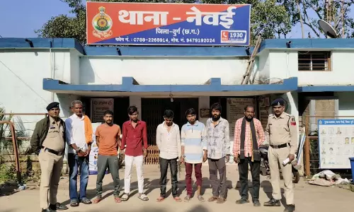 दुर्ग पुलिस का बड़ा अभियान, 7 दिनों में 201 फरार वारंटी गिरफ्तार दुर्ग पुलिस का बड़ा अभियान, 7 दिनों में 201 फरार वारंटी गिरफ्तार