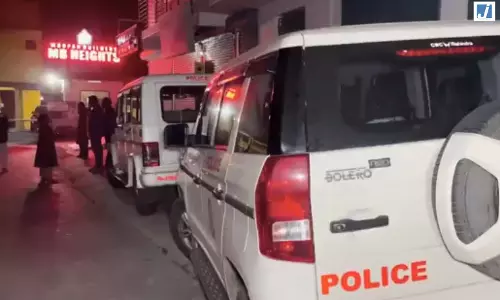 सड़क हादसे में जज के फ्लैट पर पुलिस की जांच, CCTV फुटेज खंगाल रही क्राइम ब्रांच
