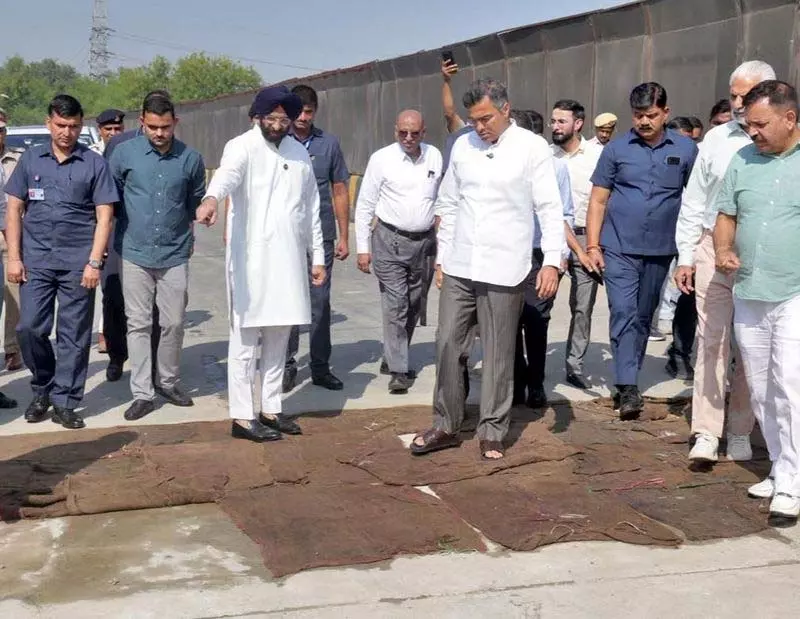 दिल्ली का RTR फ्लाईओवर जल्द खुलेगा, मरम्मत पूरी दिल्ली का RTR फ्लाईओवर जल्द खुलेगा, मरम्मत पूरी