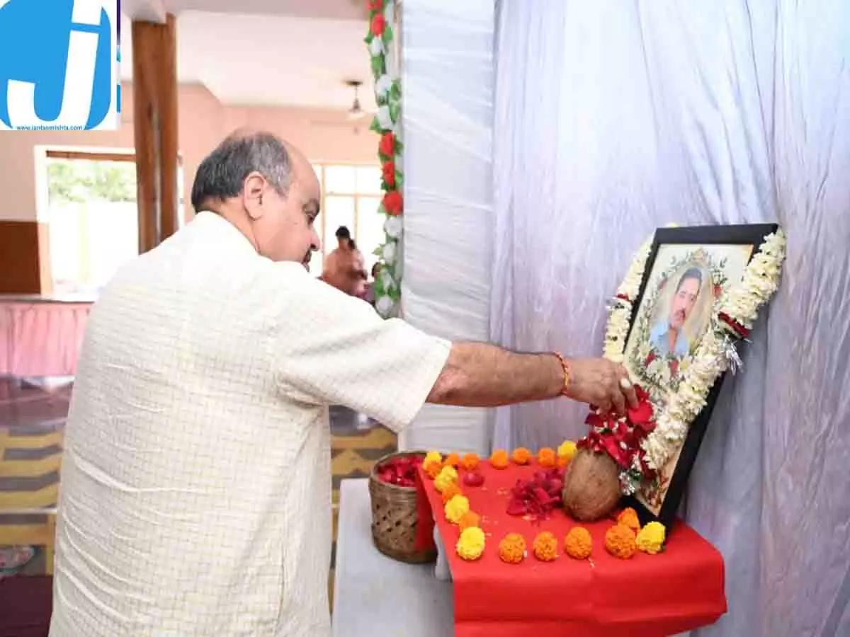 भाजपा नेत्री हरशिला रूपाली शर्मा के परिवार में शोक, MLA पुरंदर मिश्रा अर्पित किए श्रद्धासुमन भाजपा नेत्री हरशिला रूपाली शर्मा के परिवार में शोक, MLA पुरंदर मिश्रा अर्पित किए श्रद्धासुमन