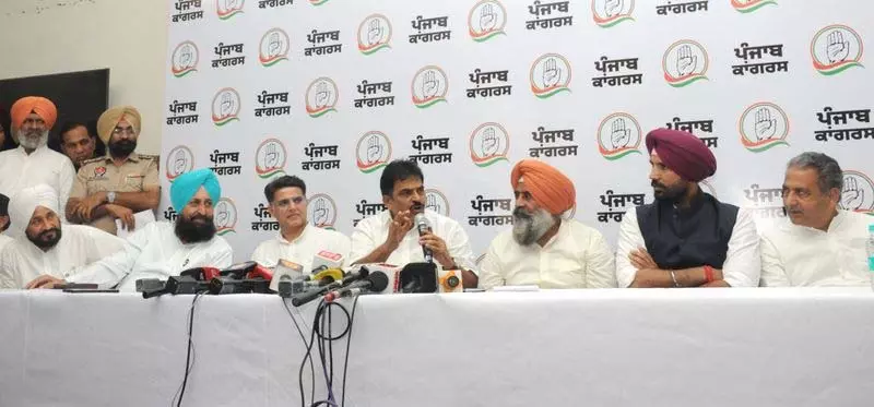 पंजाब कांग्रेस में अनुशासन पर सख्ती, वेणुगोपाल की चेतावनी पंजाब कांग्रेस में अनुशासन पर सख्ती, वेणुगोपाल की चेतावनी