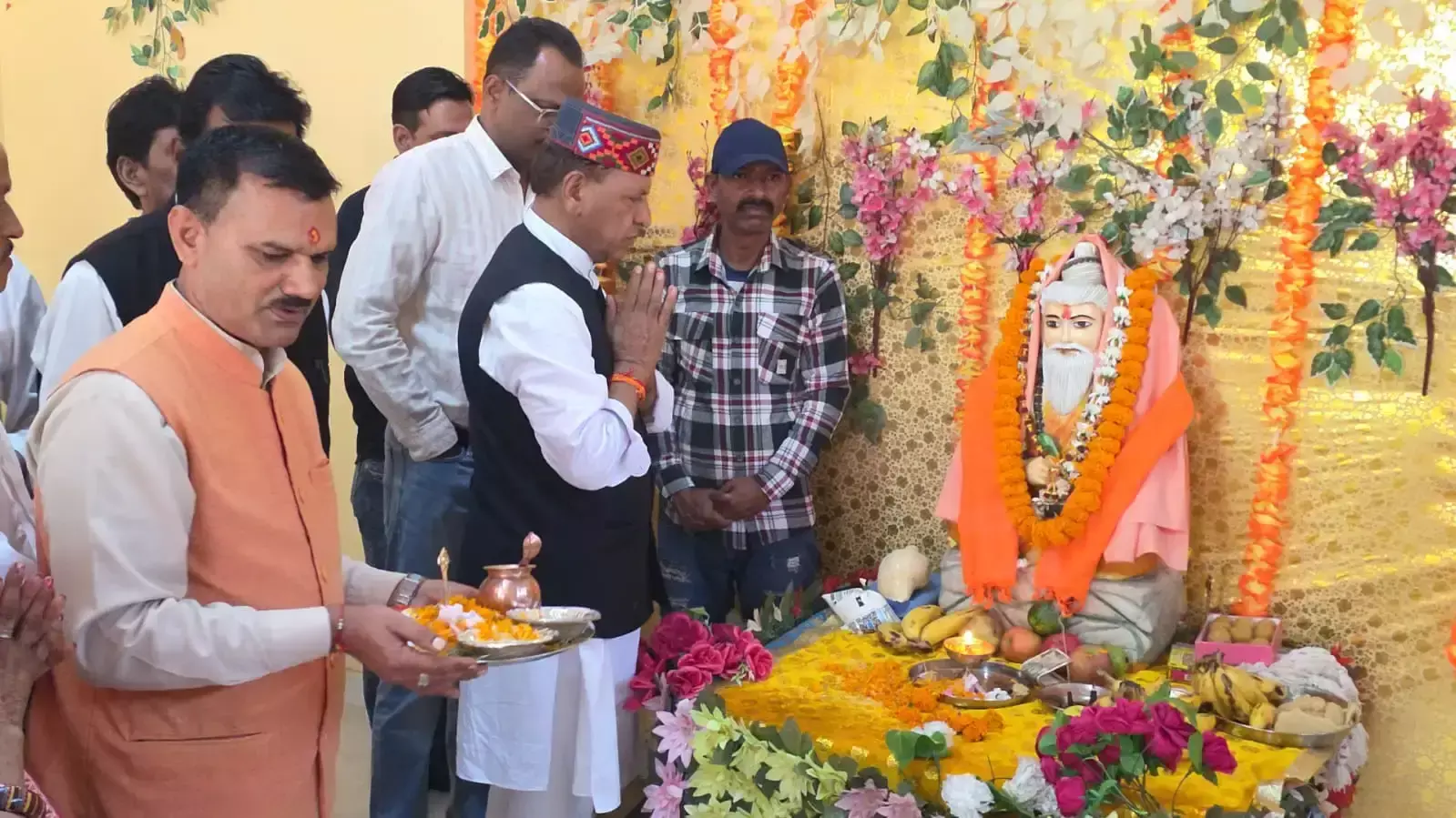 वाल्मीकि जयंती पर डॉ. बिंदल ने समाज में सद्भाव की कामना की वाल्मीकि जयंती पर डॉ. बिंदल ने समाज में सद्भाव की कामना की
