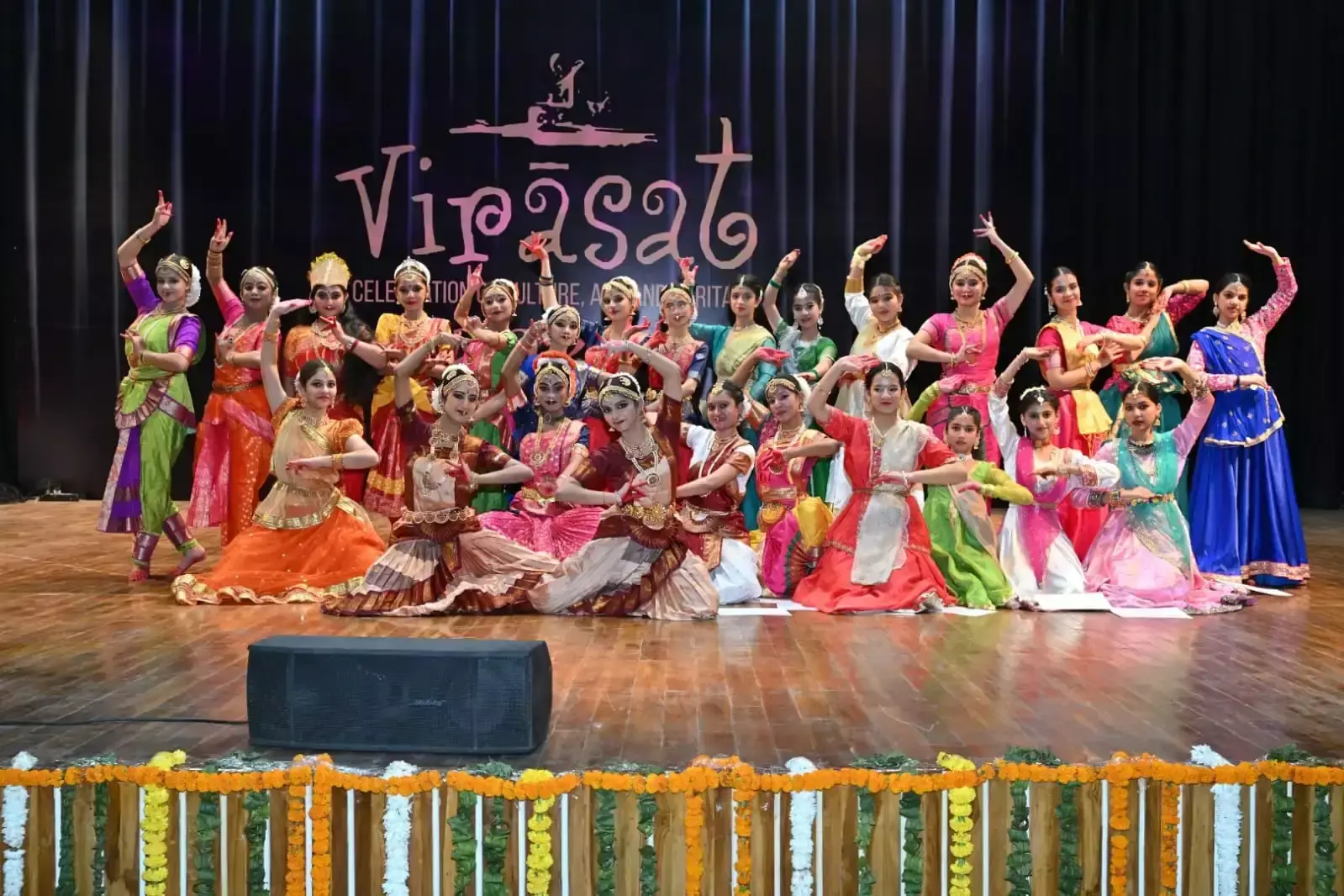 शास्त्रीय नृत्य से विद्यार्थियों ने विरासत महोत्सव में बांधा समां शास्त्रीय नृत्य से विद्यार्थियों ने विरासत महोत्सव में बांधा समां