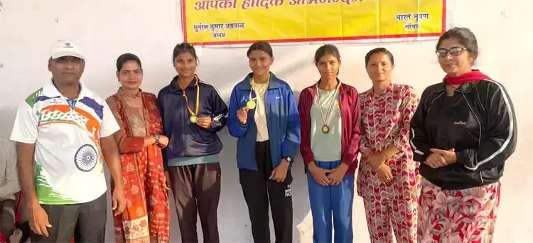 जिला स्तरीय एथलेटिक्स में खिलाड़ियों ने किया शानदार प्रदर्शन जिला स्तरीय एथलेटिक्स में खिलाड़ियों ने किया शानदार प्रदर्शन