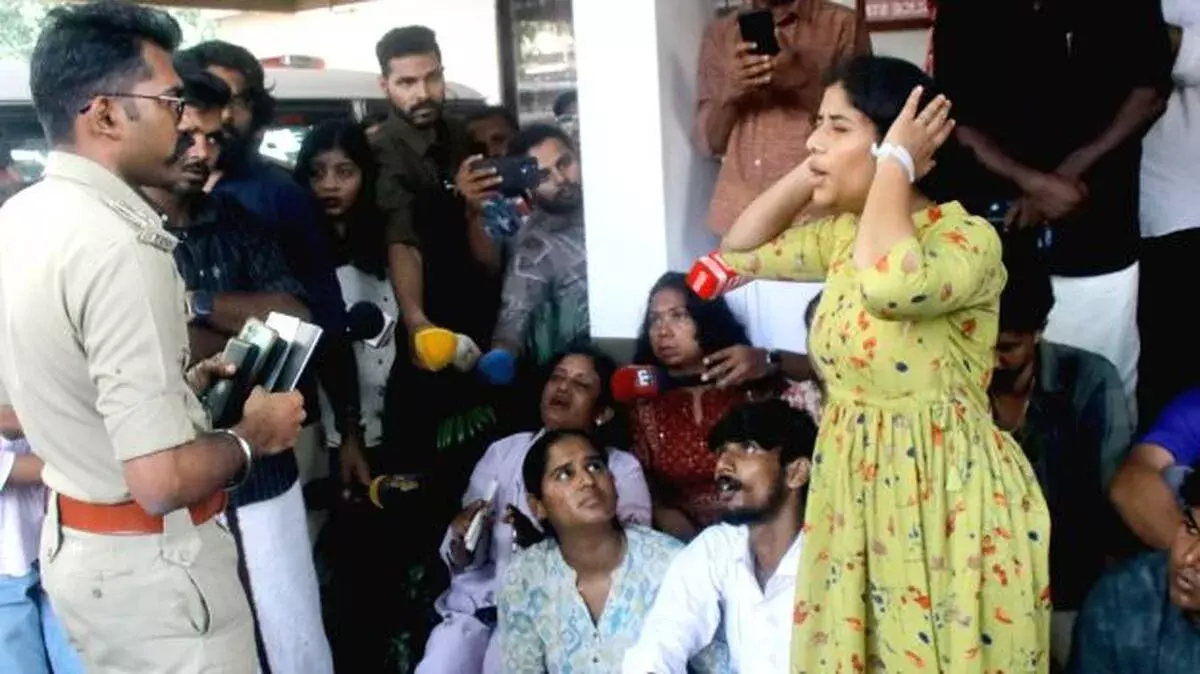 चेरानल्लूर दुर्घटना: आरोपी जज पर निलंबन की गाज़ चेरानल्लूर दुर्घटना: आरोपी जज पर निलंबन की गाज़