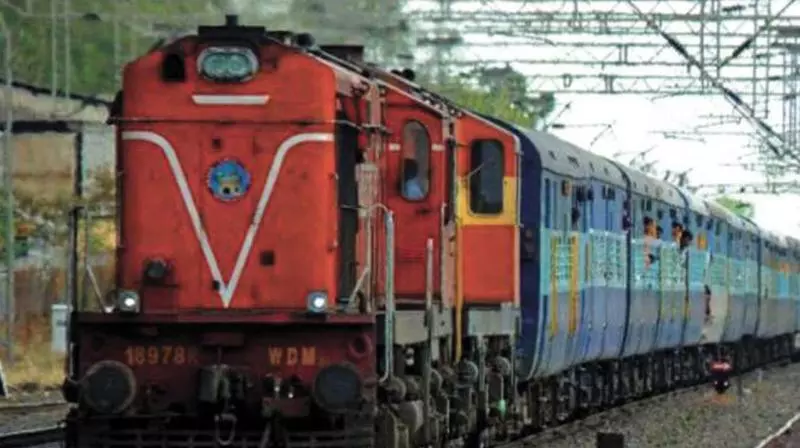 चक्रवात अर्नब के कारण रद्द की गई चुनिंदा मेमू ट्रेनें: एससीआर चक्रवात अर्नब के कारण रद्द की गई चुनिंदा मेमू ट्रेनें: एससीआर