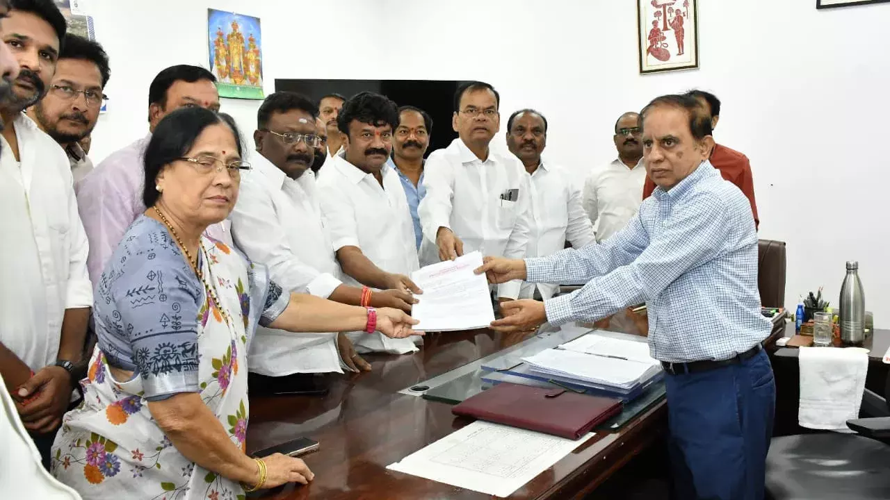 तेलंगाना: MLC चुनाव में स्नातकों के वोट पर संकट - BRS तेलंगाना: MLC चुनाव में स्नातकों के वोट पर संकट - BRS