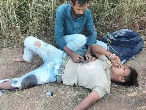 दर्दनाक हादसा: ड्यूटी से लौट रहे स्वास्थ्य अधिकारी की मौत दर्दनाक हादसा: ड्यूटी से लौट रहे स्वास्थ्य अधिकारी की मौत