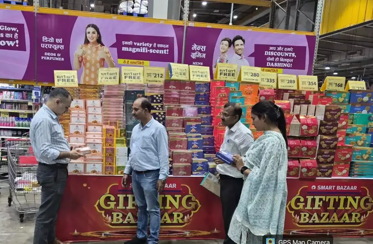 खाद्य पदार्थों पर कार्रवाई, बड़ी मात्रा में सिल्वर वर्क और काली मिर्च जब्त खाद्य पदार्थों पर कार्रवाई, बड़ी मात्रा में सिल्वर वर्क और काली मिर्च जब्त