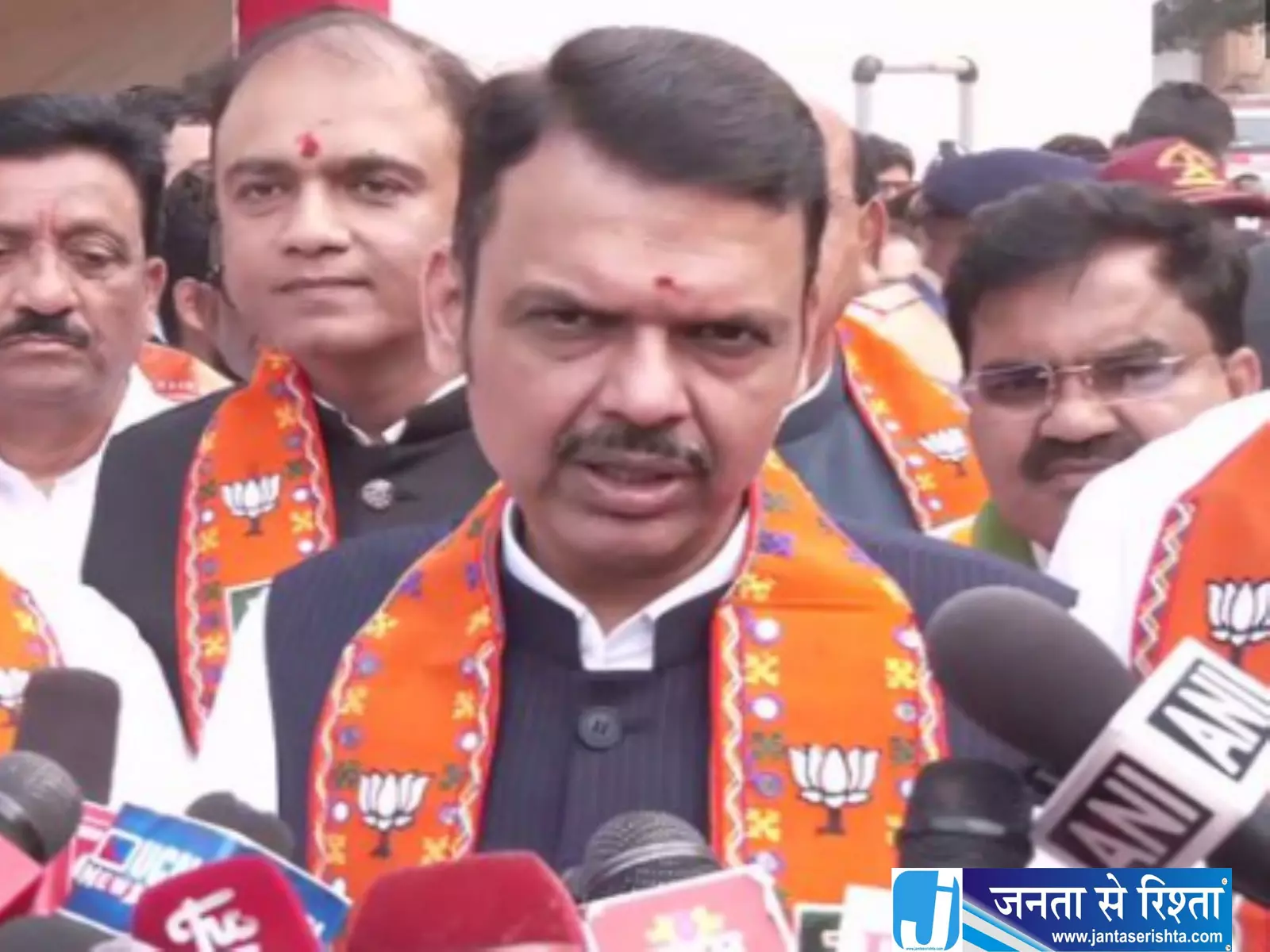Maharashtra में सूखे से परेशान किसानों को राहत, सरकार देगी 5-5 हजार रुपये की सहायता Maharashtra में सूखे से परेशान किसानों को राहत, सरकार देगी 5-5 हजार रुपये की सहायता