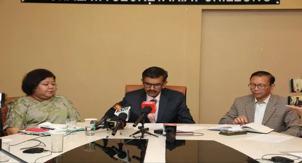 SIR का असर: मेघालय वोटर लिस्ट से 1.65 लाख नाम बाहर SIR का असर: मेघालय वोटर लिस्ट से 1.65 लाख नाम बाहर