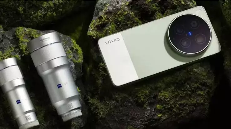 भारत में Vivo X500 सीरीज की तैयारी, 2 मॉडल होंगे लॉन्च भारत में Vivo X500 सीरीज की तैयारी, 2 मॉडल होंगे लॉन्च