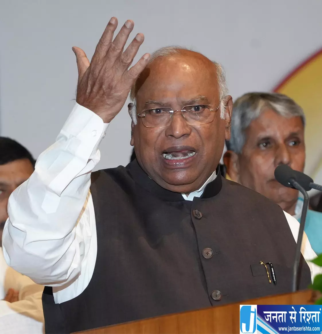Vote चोरी के खिलाफ कांग्रेस ने तेज किए तेवर Vote चोरी के खिलाफ कांग्रेस ने तेज किए तेवर