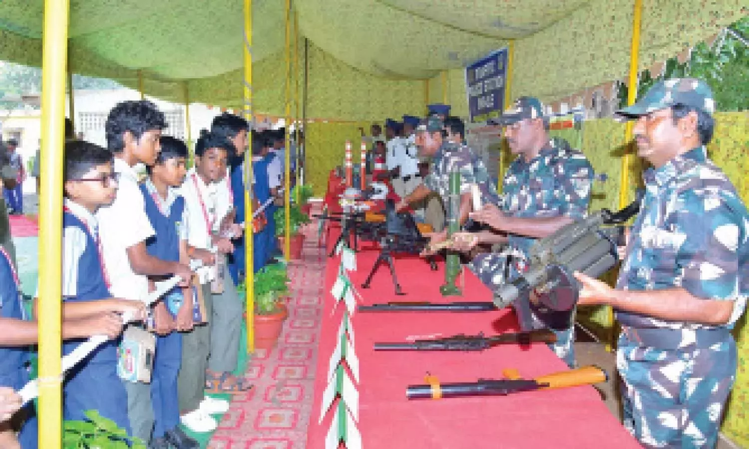 Andhra: एसपी ने किया ओपन हाउस का उद्घाटन Andhra: एसपी ने किया ओपन हाउस का उद्घाटन