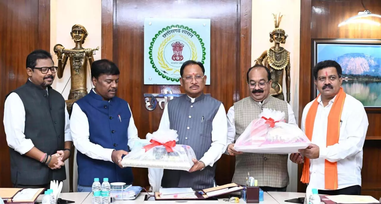 मुख्यमंत्री विष्णुदेव साय ने ‘छत्तीसगढ़ हर्बल्स’ के दिवाली गिफ्ट पैक का किया लोकार्पण मुख्यमंत्री विष्णुदेव साय ने ‘छत्तीसगढ़ हर्बल्स’ के दिवाली गिफ्ट पैक का किया लोकार्पण